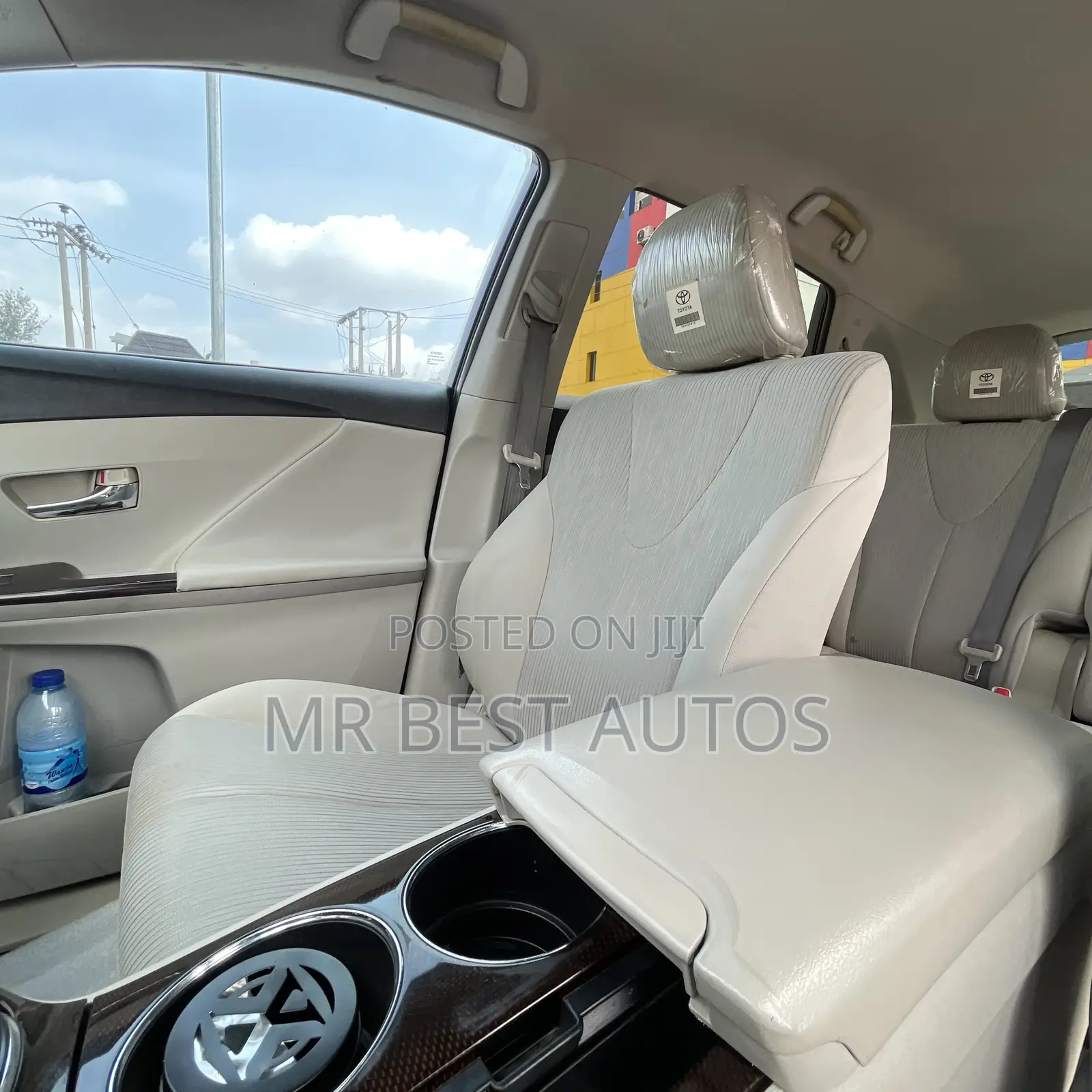 Toyota Venza LE 2011 White