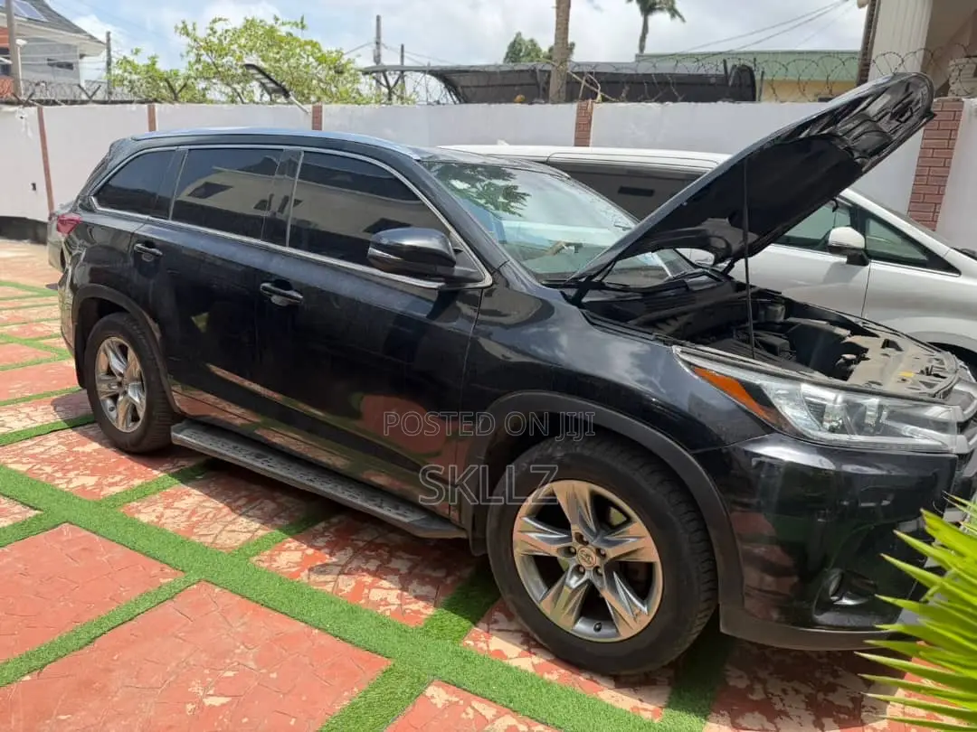Toyota Highlander XLE V6 4x4 (3.5L 6cyl 6A) 2016 Black