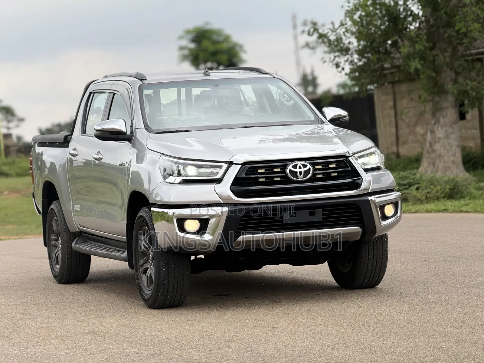 Toyota Hilux 2024 Silver