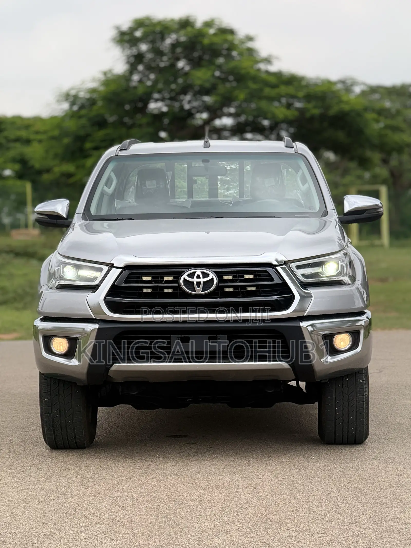 Toyota Hilux 2024 Silver