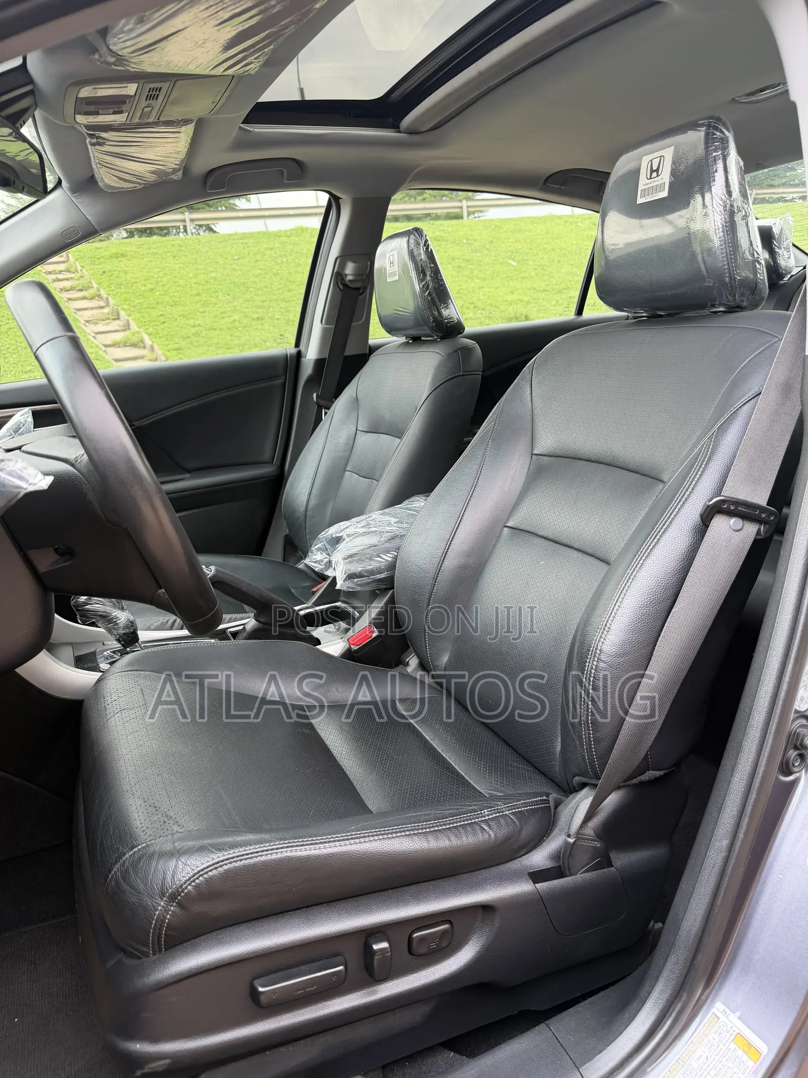 Honda Accord Touring 4dr Sedan FWD (3.5L 6cyl 6A) 2016 Gray
