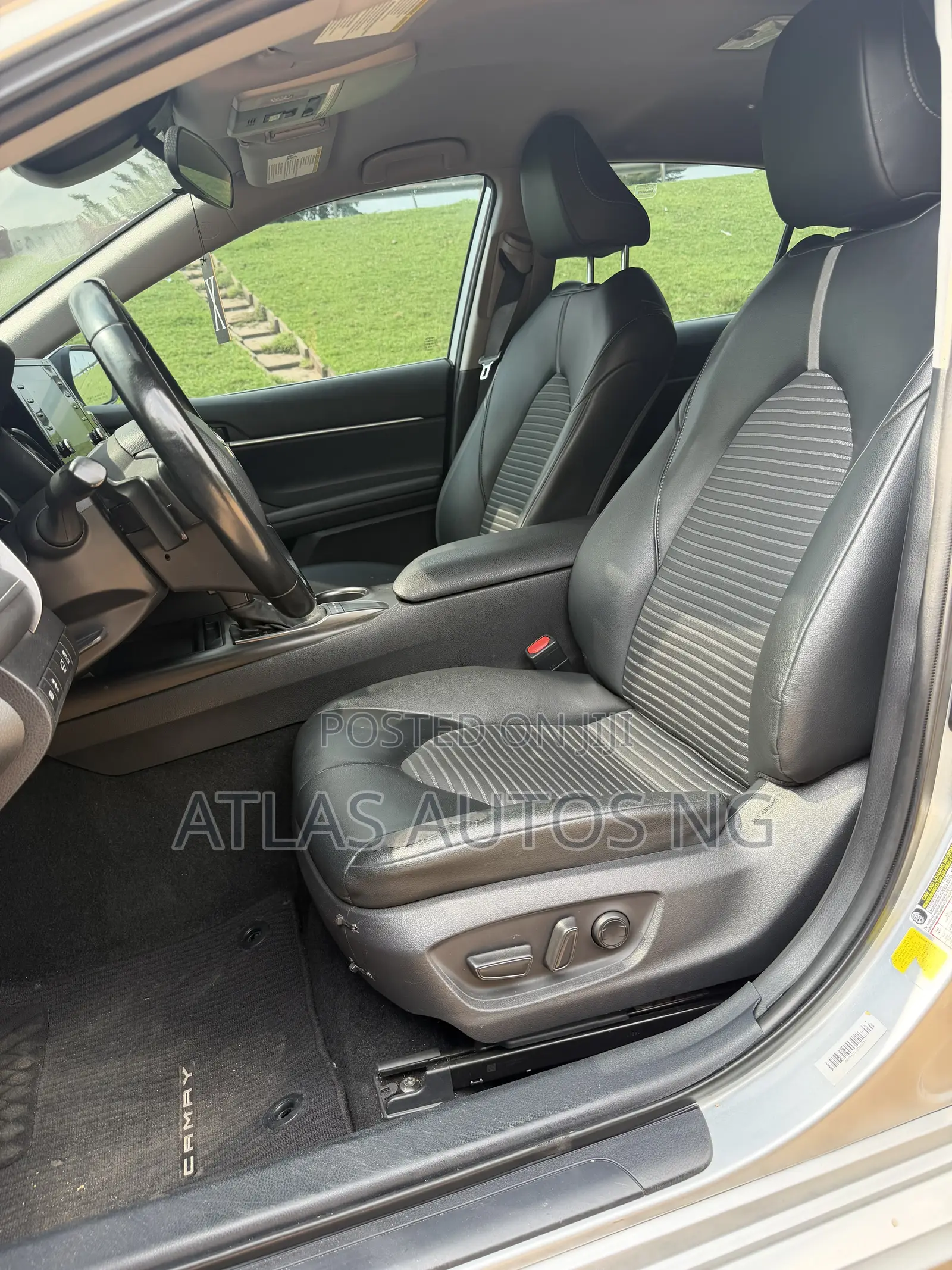 Toyota Camry SE 2022 Silver