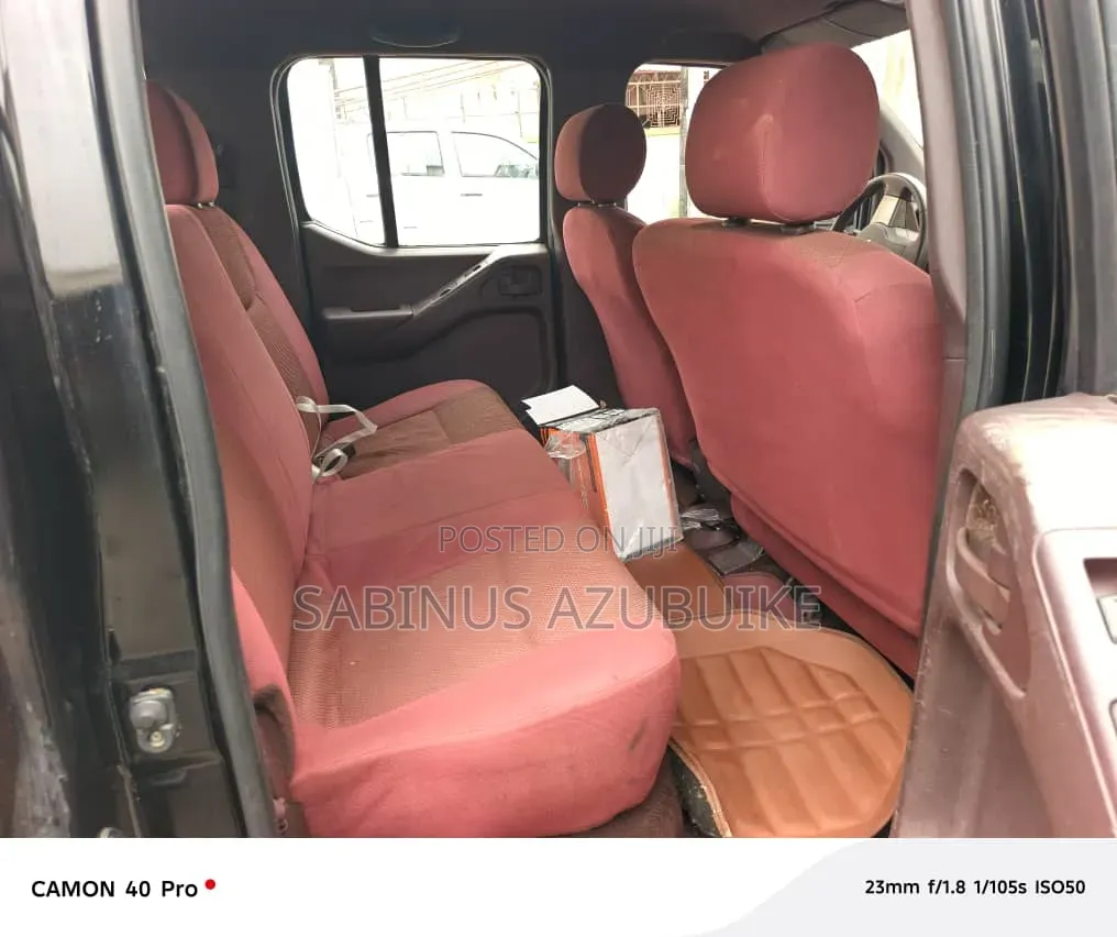 Nissan Navara 2010 Black