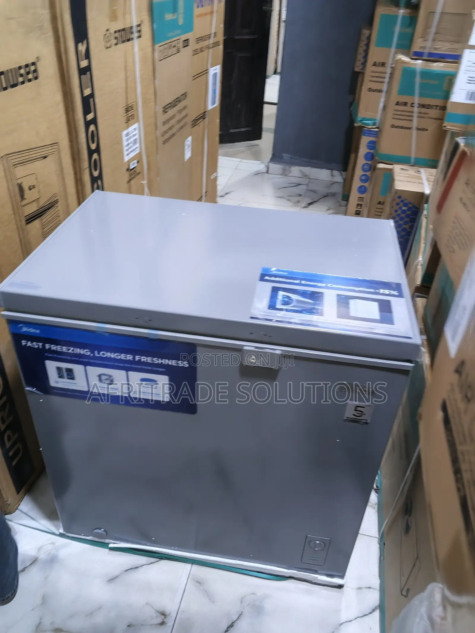 Midea 198l Chest Freezer With Adjustable Temperature Control