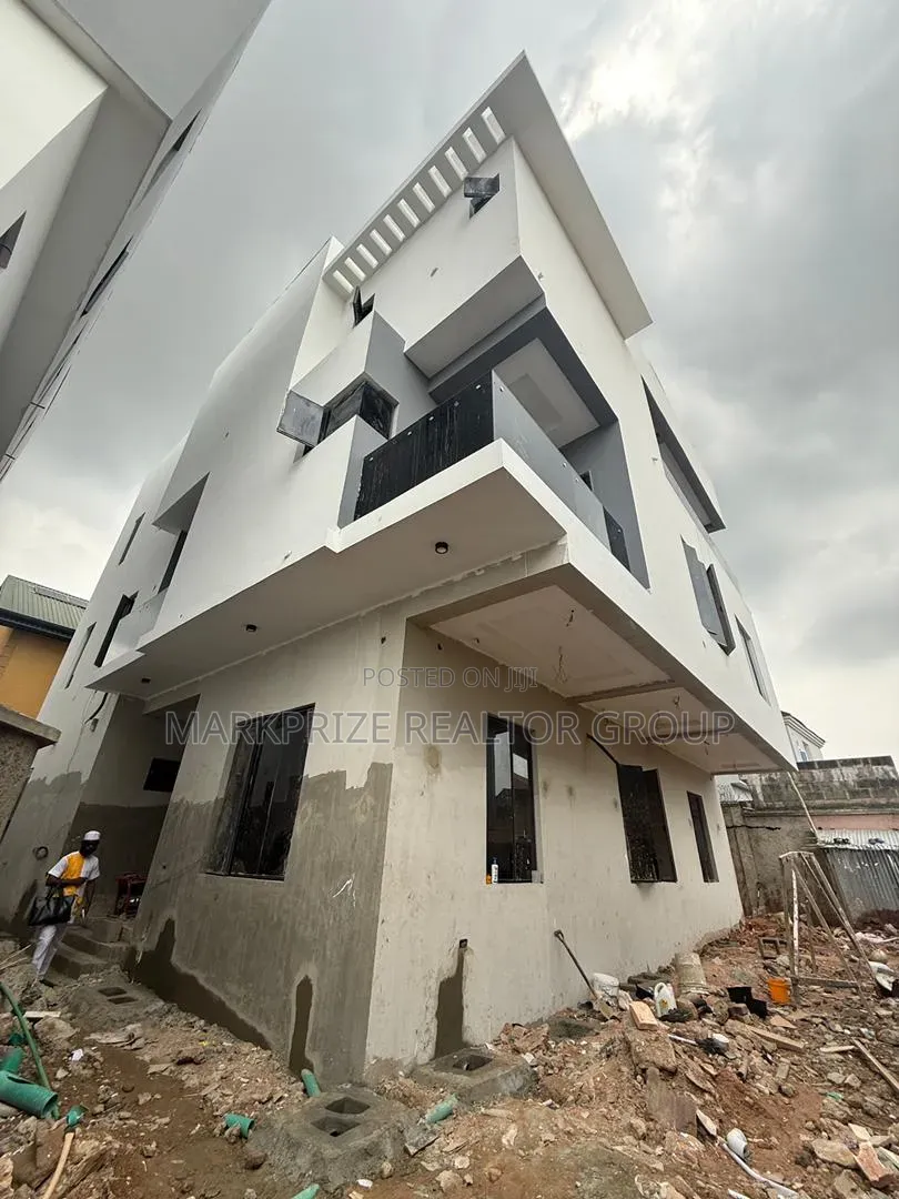 6bdrm Duplex in Magodo Phase 2 Lagos for sale