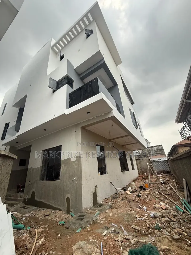 6bdrm Duplex in Magodo Phase 2 Lagos for sale