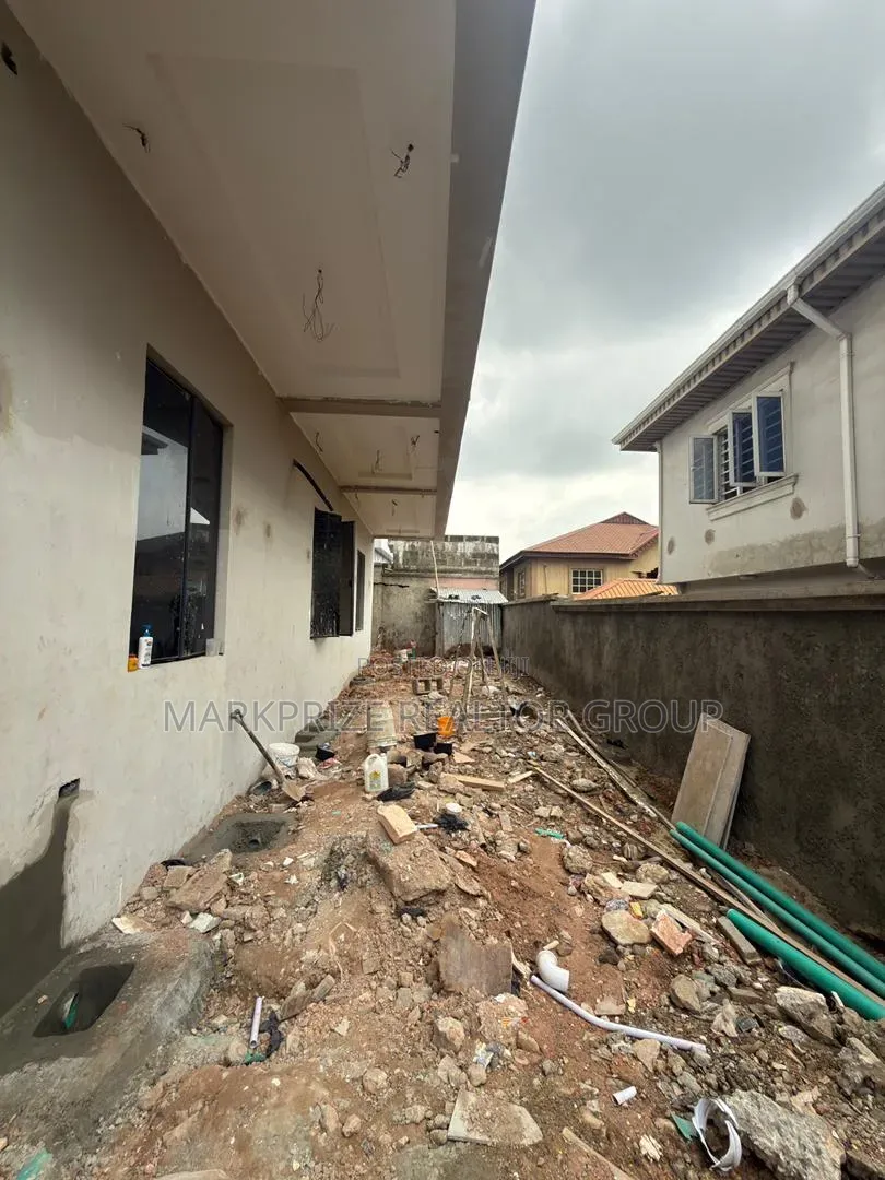 6bdrm Duplex in Magodo Phase 2 Lagos for sale