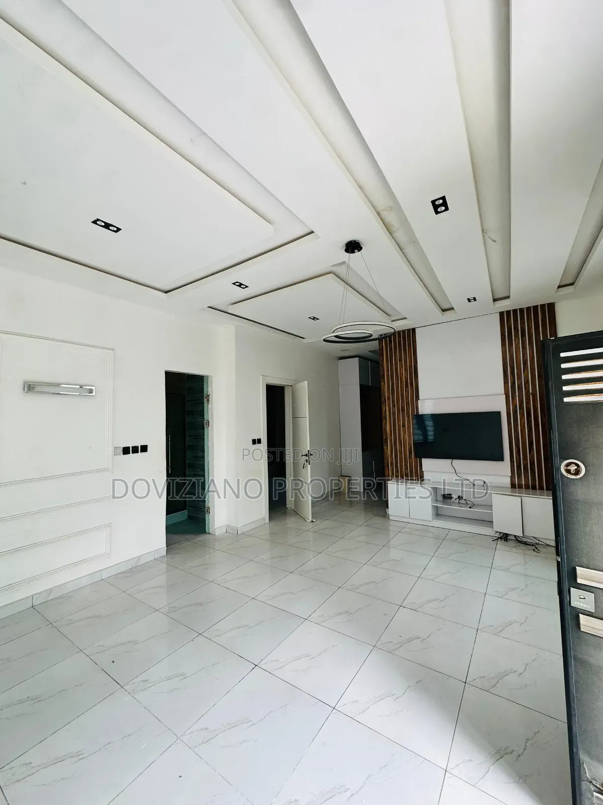 5bdrm Duplex in Ikota for rent
