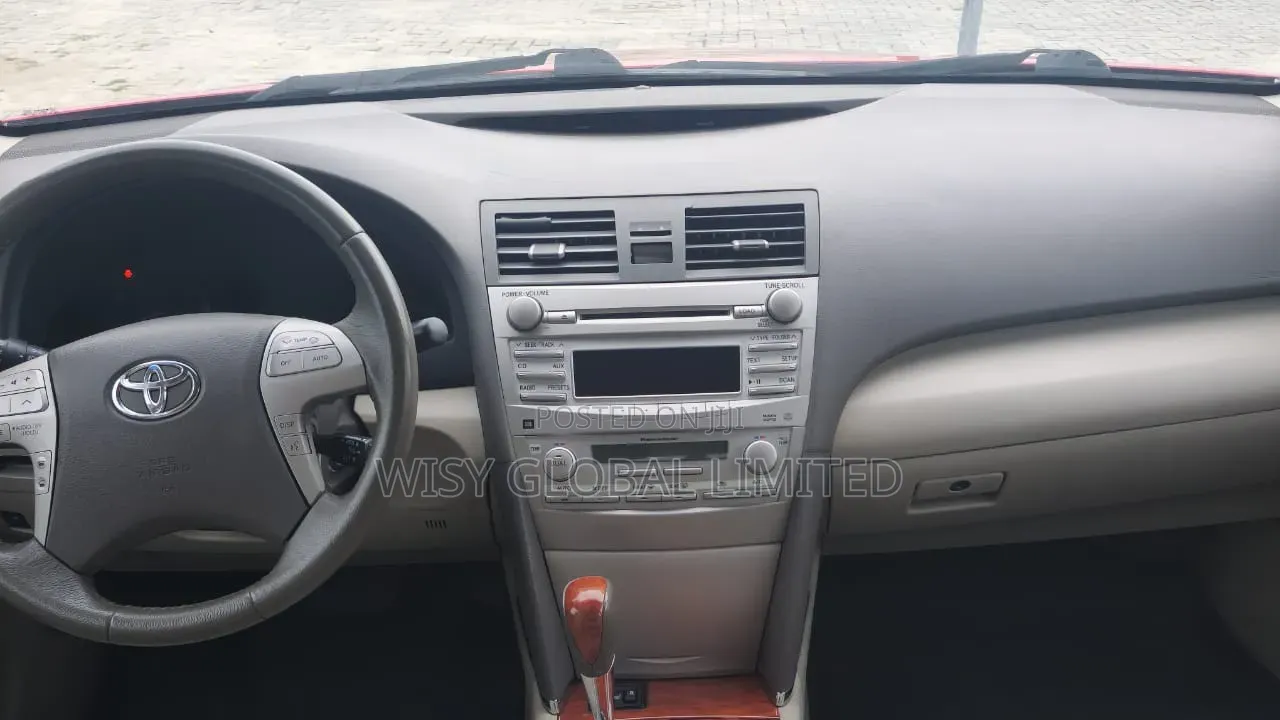 Toyota Camry XLE 4dr Sedan (2.5L 4cyl 6A) 2011 Red