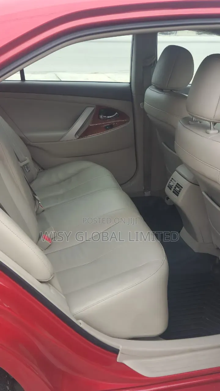 Toyota Camry XLE 4dr Sedan (2.5L 4cyl 6A) 2011 Red