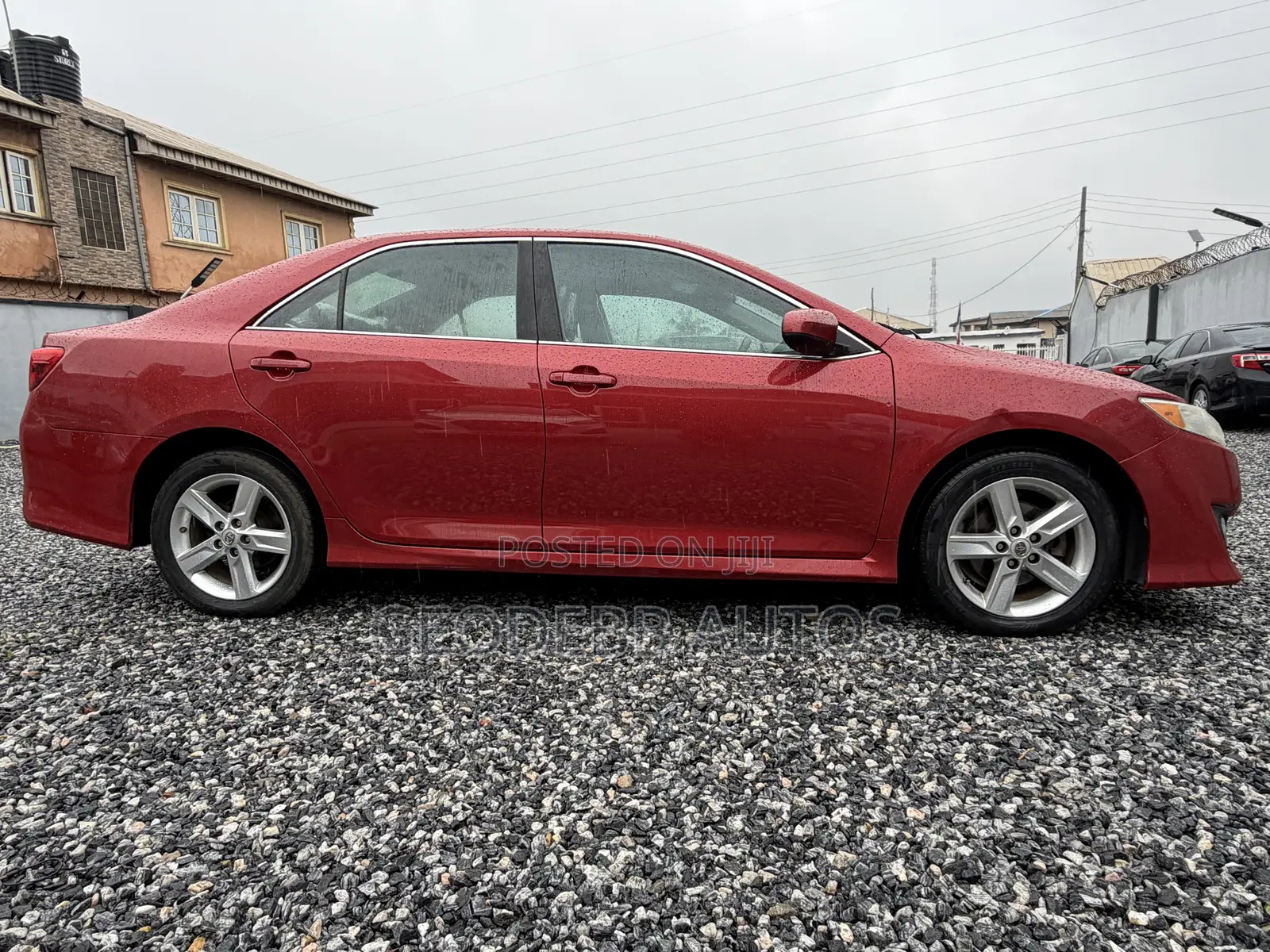 Toyota Camry SE 4dr Sedan (2.5L 4cyl 6A) 2013