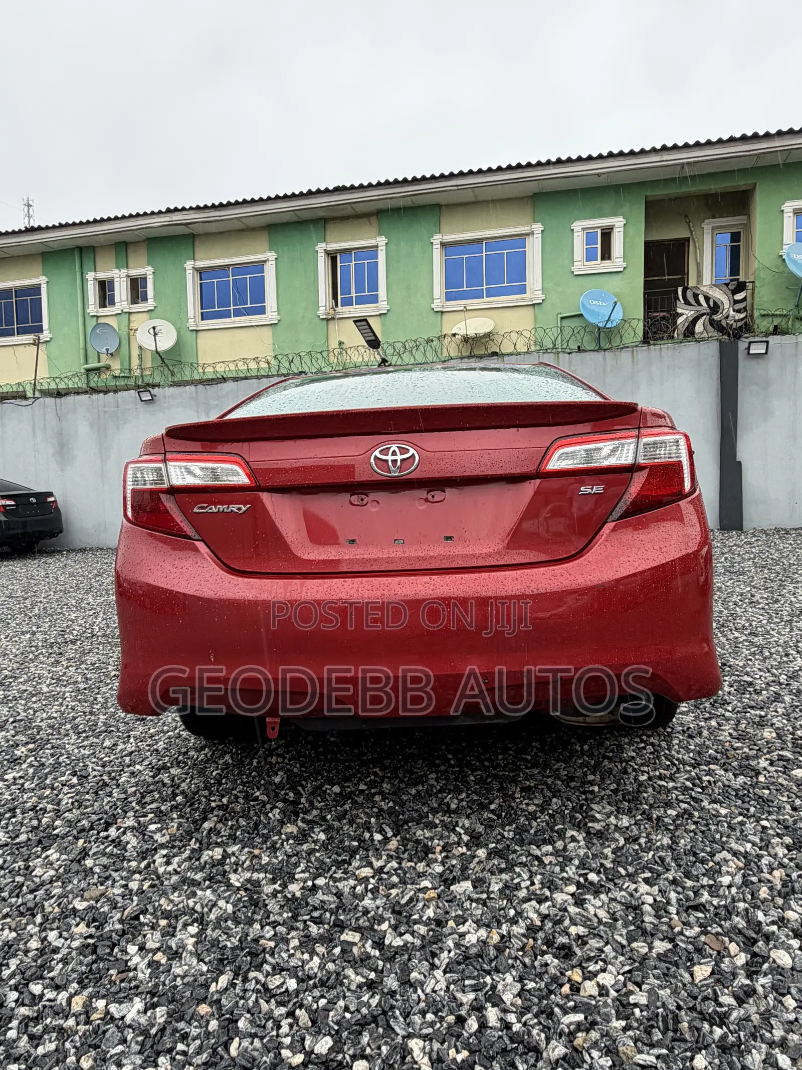 Toyota Camry SE 4dr Sedan (2.5L 4cyl 6A) 2013