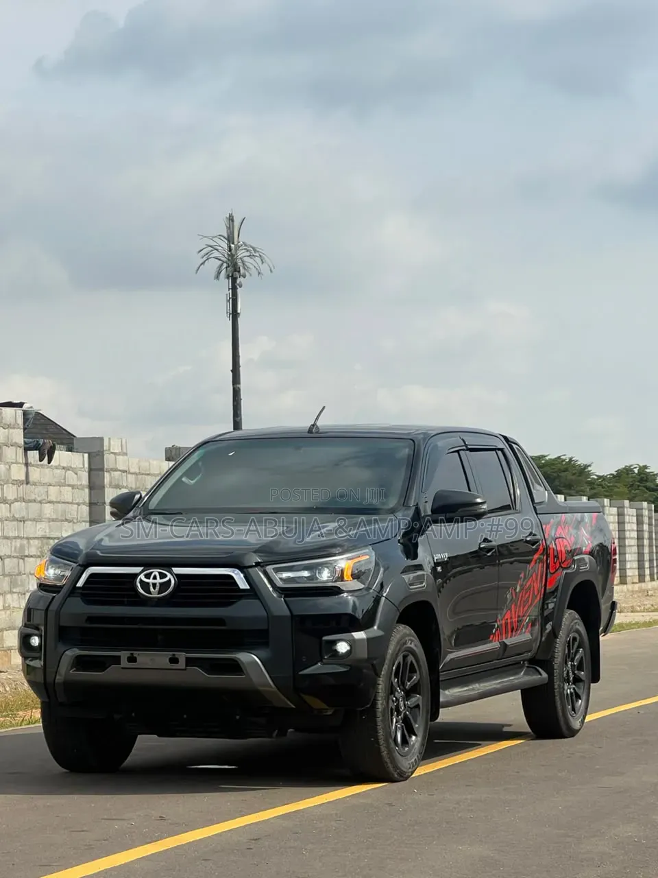 New Toyota Hilux 2025 Black