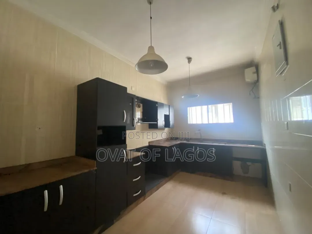 4bdrm Duplex in Osapa london for rent