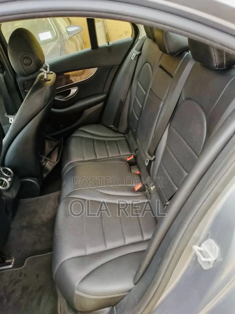 Mercedes-Benz C300 Luxury 4dr AWD 4Matic Sedan (2.0L 4cyl 7A) 2015 Gray