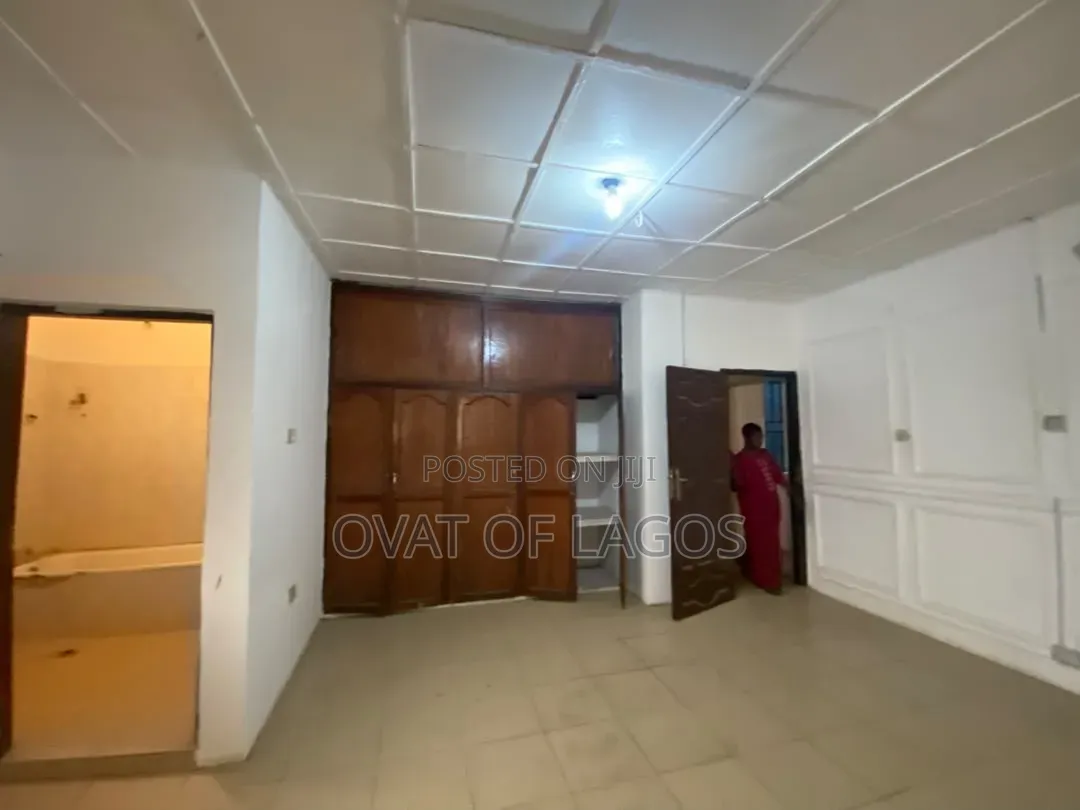 5bdrm Duplex in Lekki Phase 1 for rent