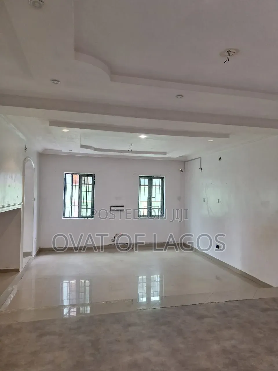 2bdrm Apartment in Lekki Phase 1 for rent