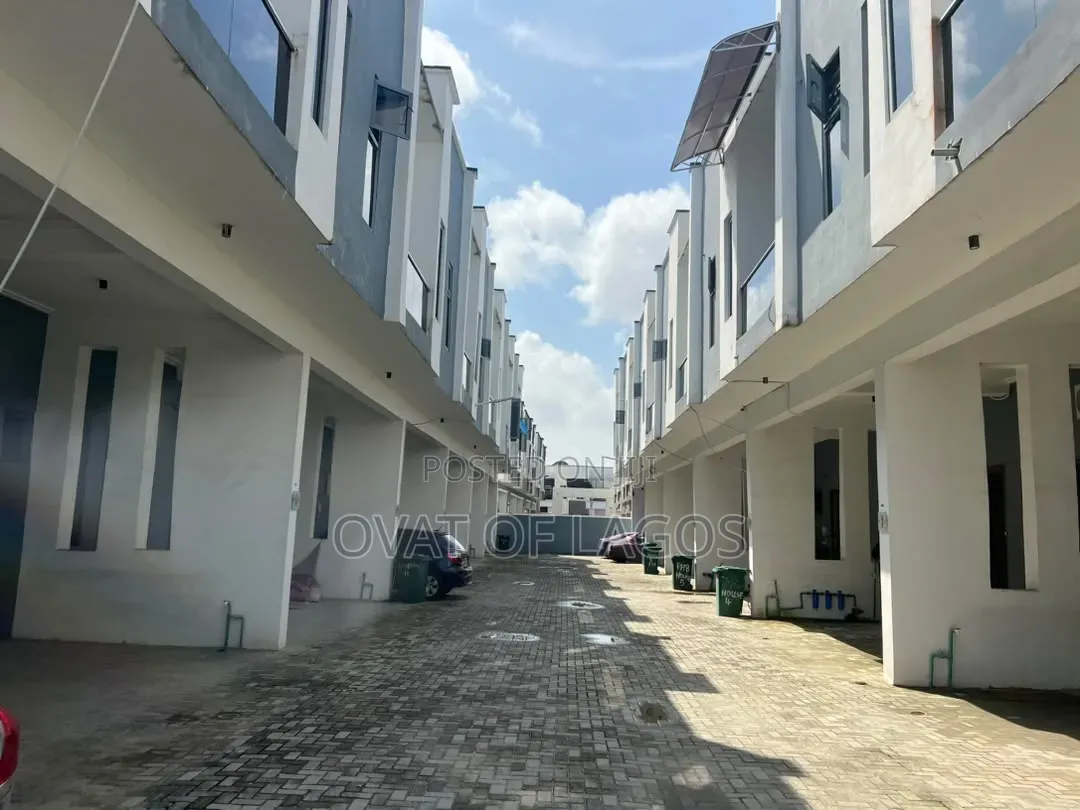 4bdrm Duplex in Ikota for rent