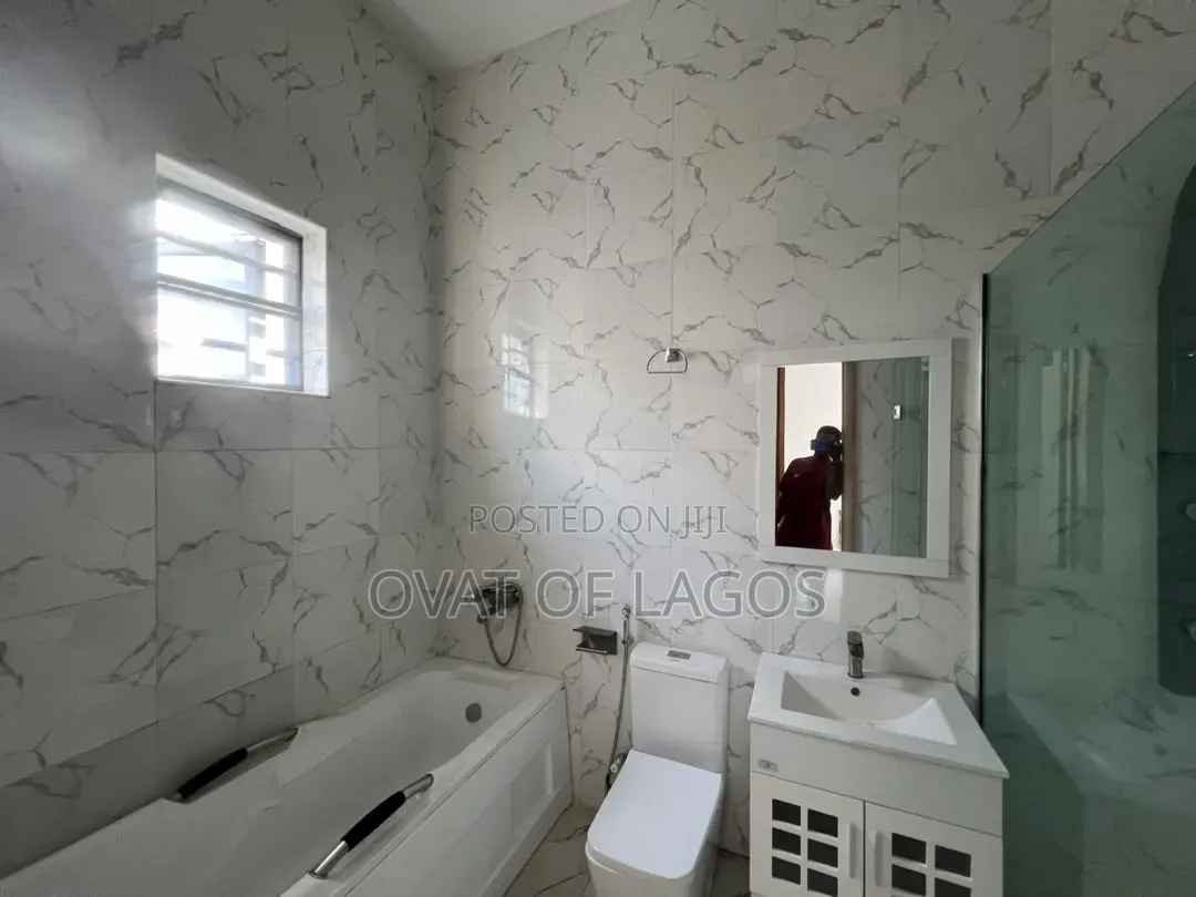 4bdrm Duplex in Ikota for rent