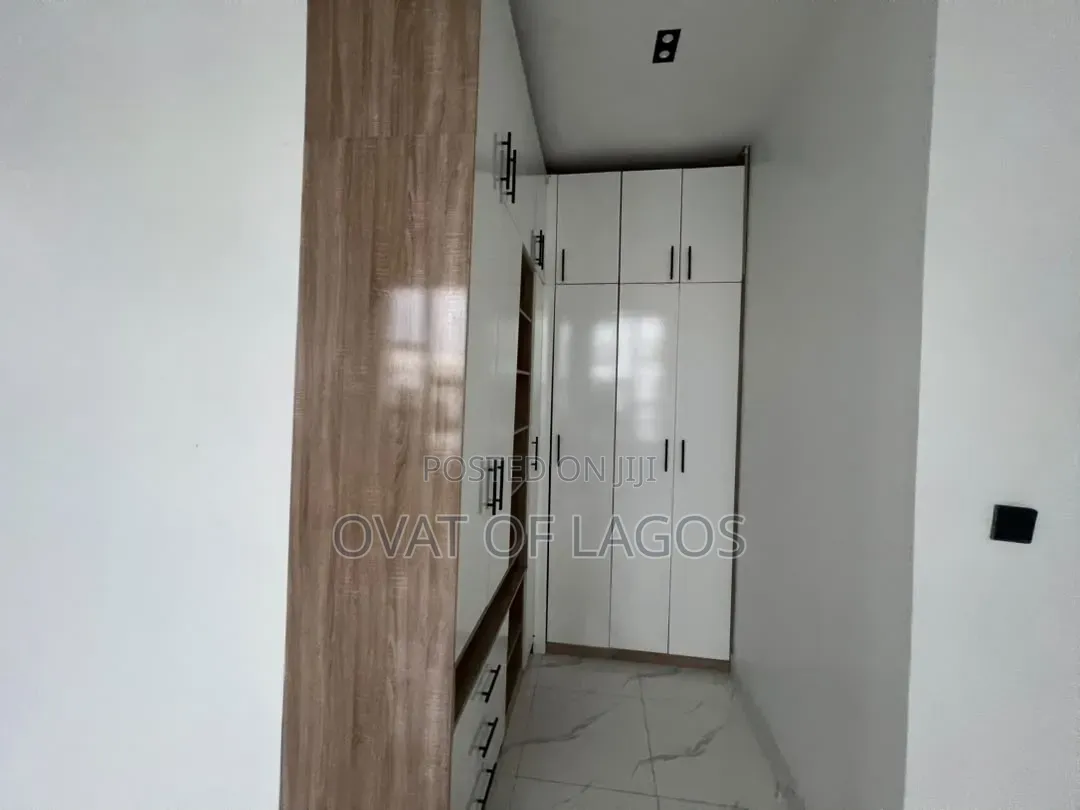 5bdrm Duplex in Orchid, Lekki Expressway for sale