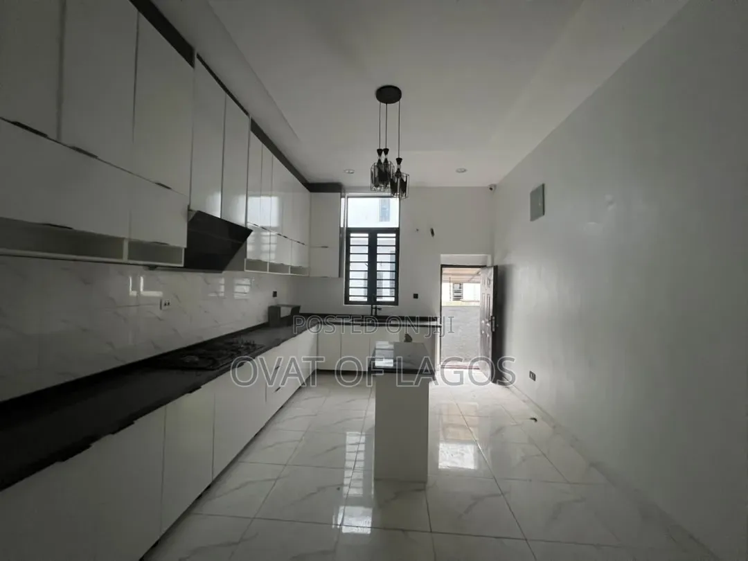 5bdrm Duplex in Orchid, Lekki Expressway for sale