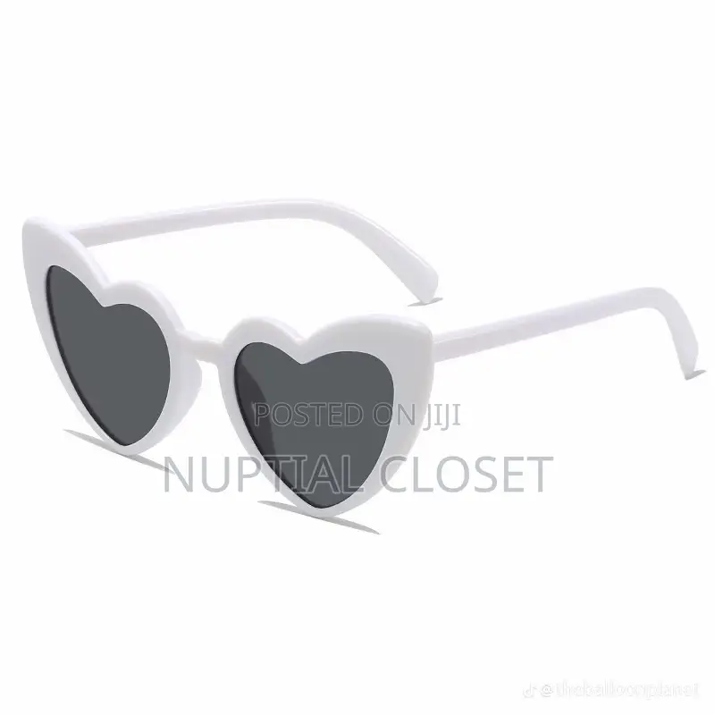 12 Pieces of Love Shaped Party Glasses