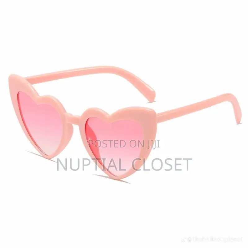 12 Pieces of Love Shaped Party Glasses