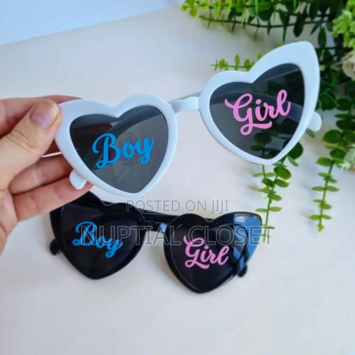 12 Pieces of Love Shaped Party Glasses
