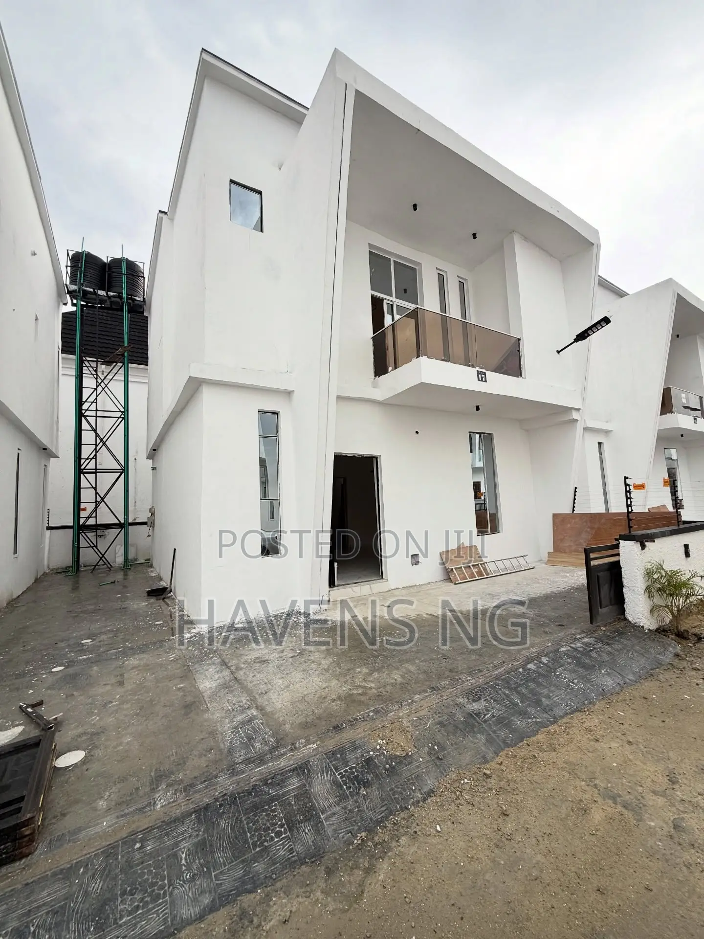 4bdrm Duplex in Ikota for sale