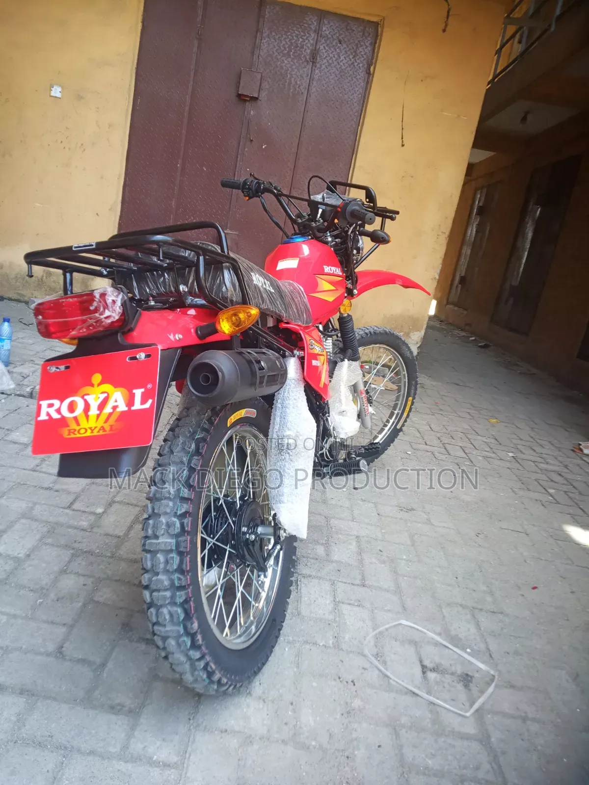 New Royal RY150 2026 Red