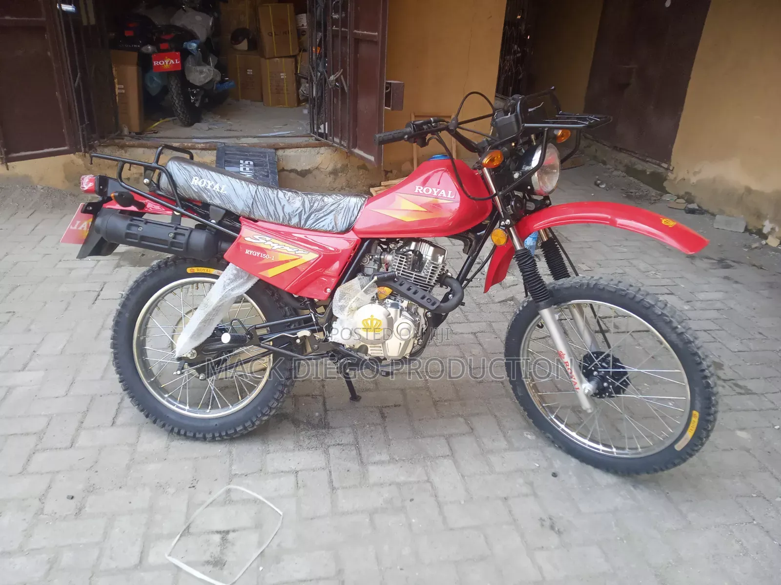 New Royal RY150 2026 Red