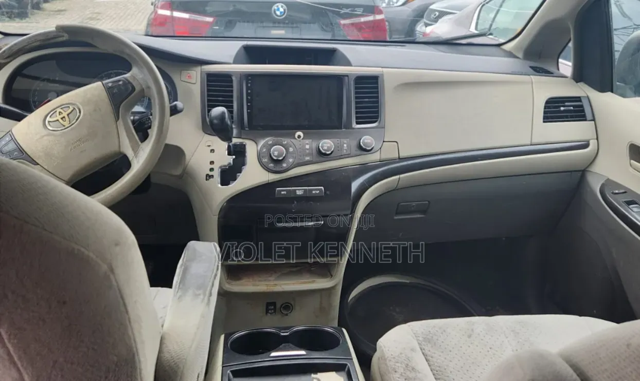 Toyota Sienna 2012 White