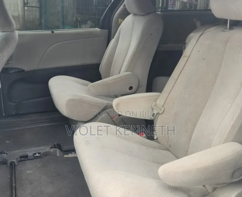 Toyota Sienna 2012 White