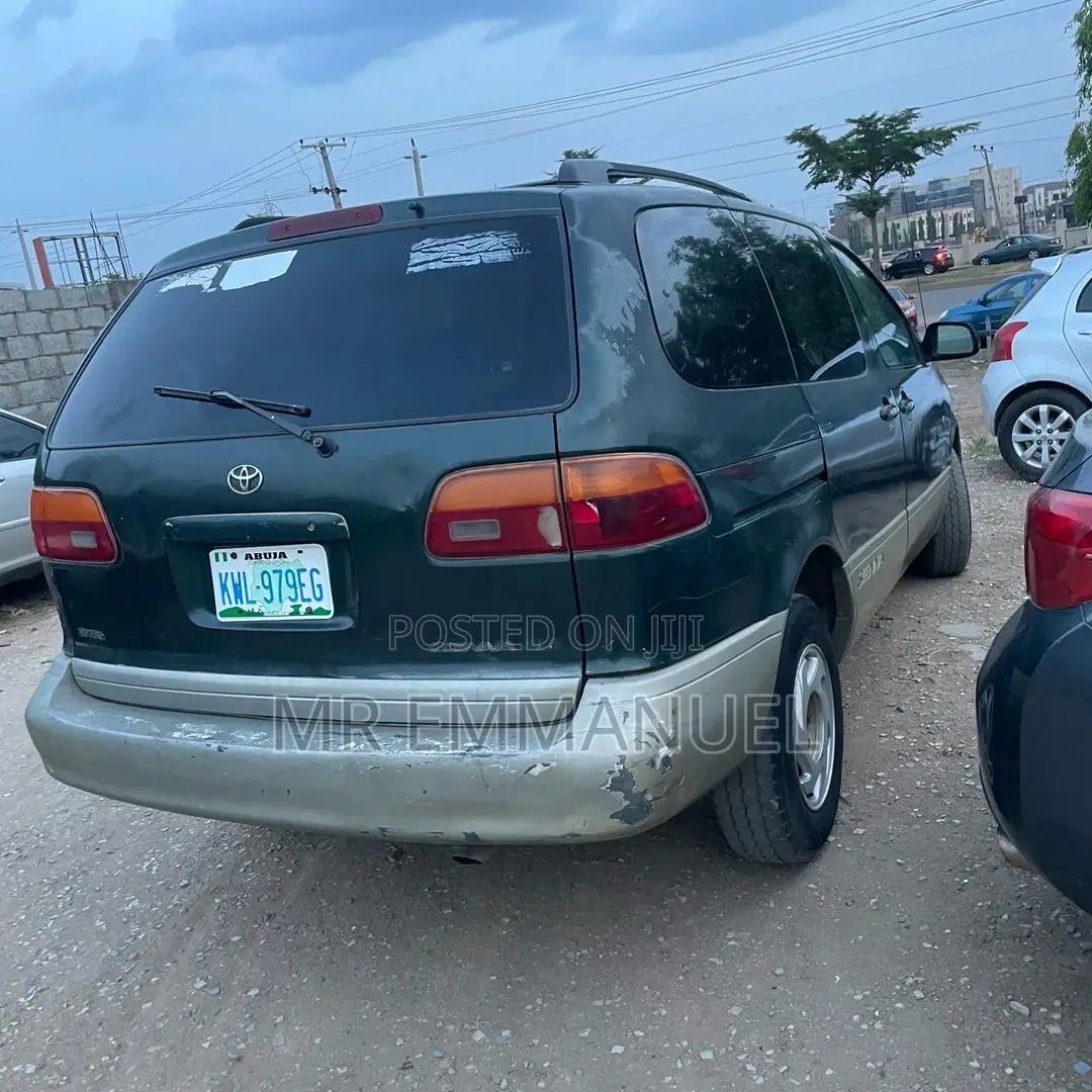 Toyota Sienna LE 2003 Green
