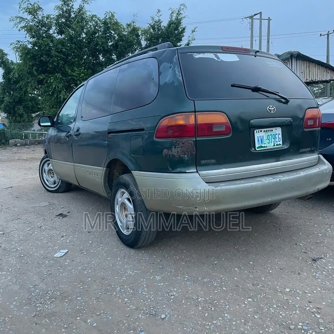 Toyota Sienna LE 2003 Green