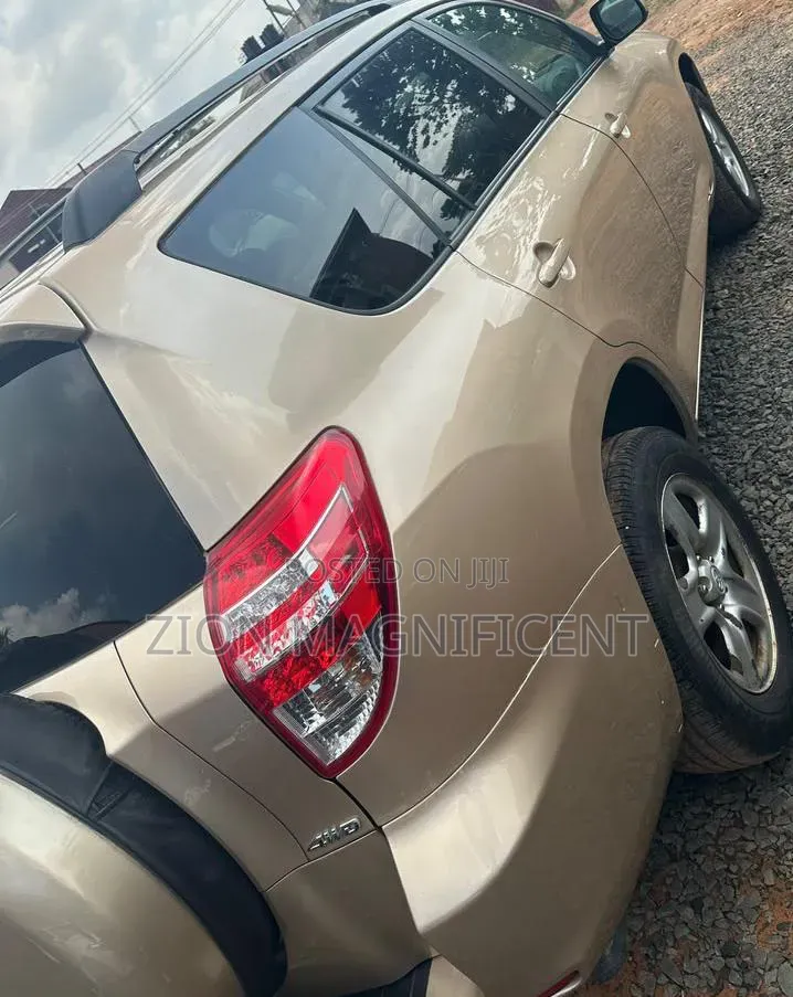 Toyota RAV4 2010 Gold