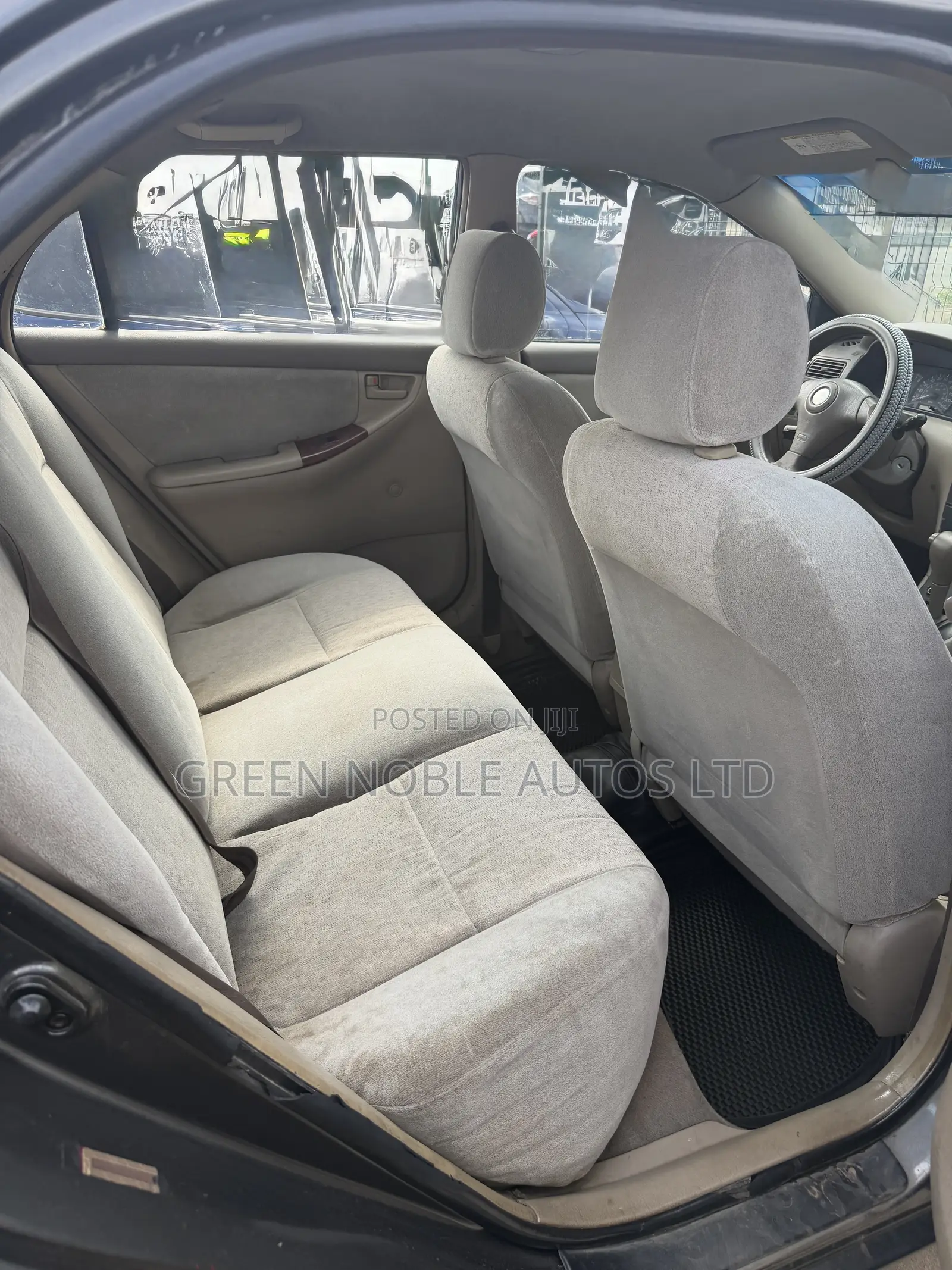 Toyota Corolla LE 2004 Gray