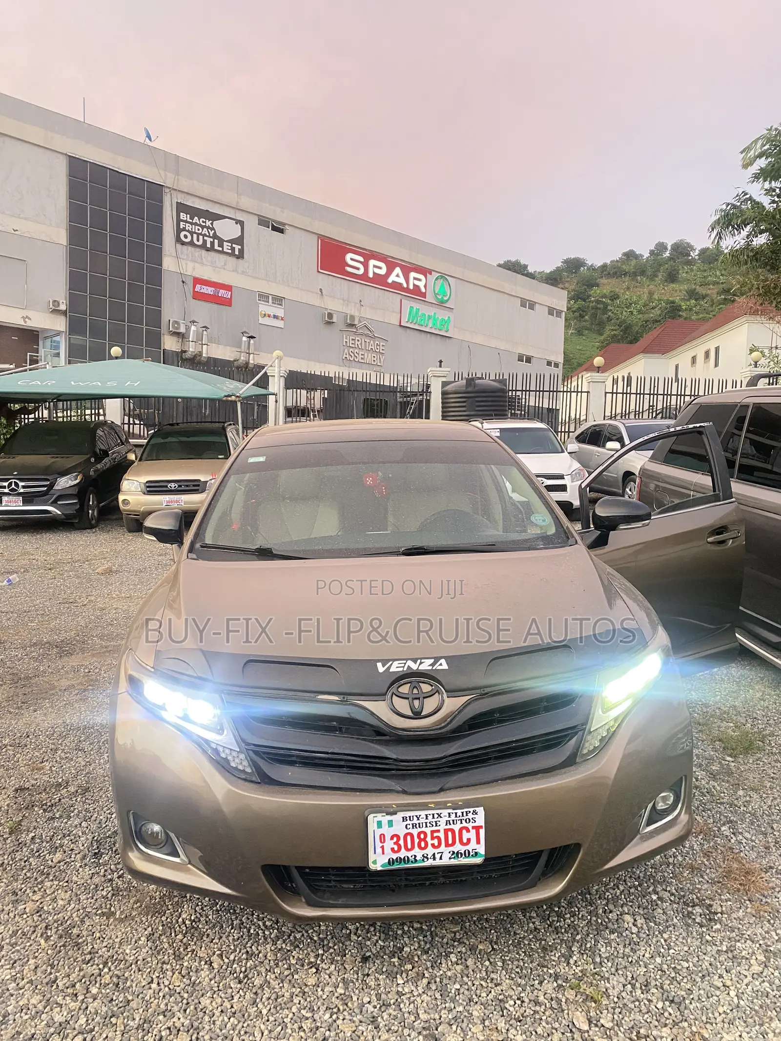 Toyota Venza XLE 2011 Gold