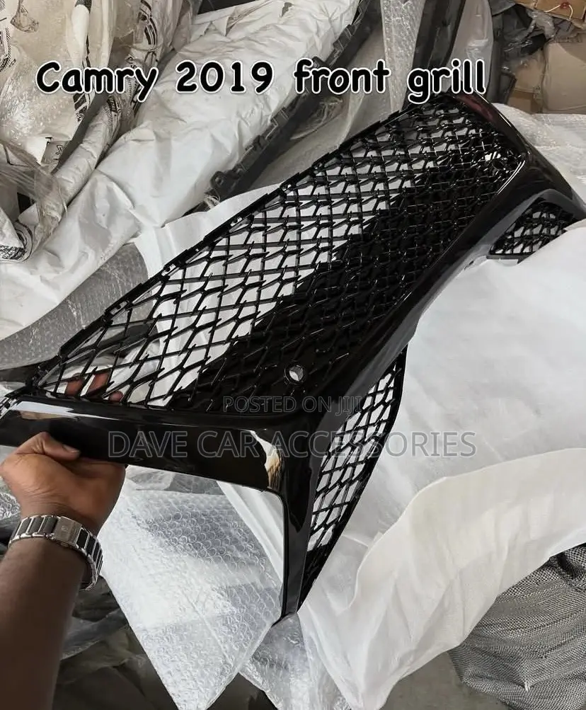 Toyota Camry 018/019 Front Grill