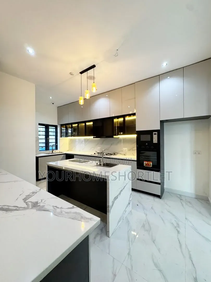 Stunning 4 Bedroom Detached Duplex With A Bq ( Selfcompound)