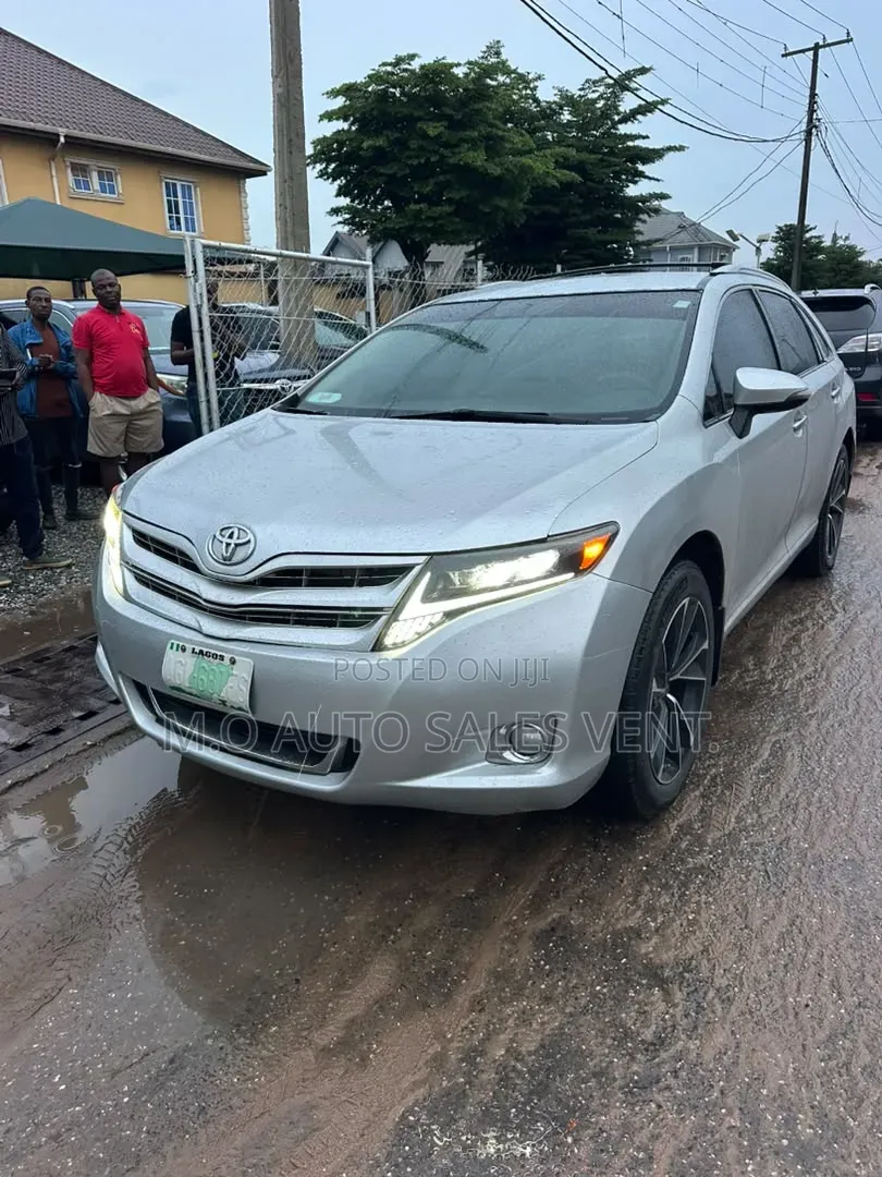Toyota Venza 2010 Silver