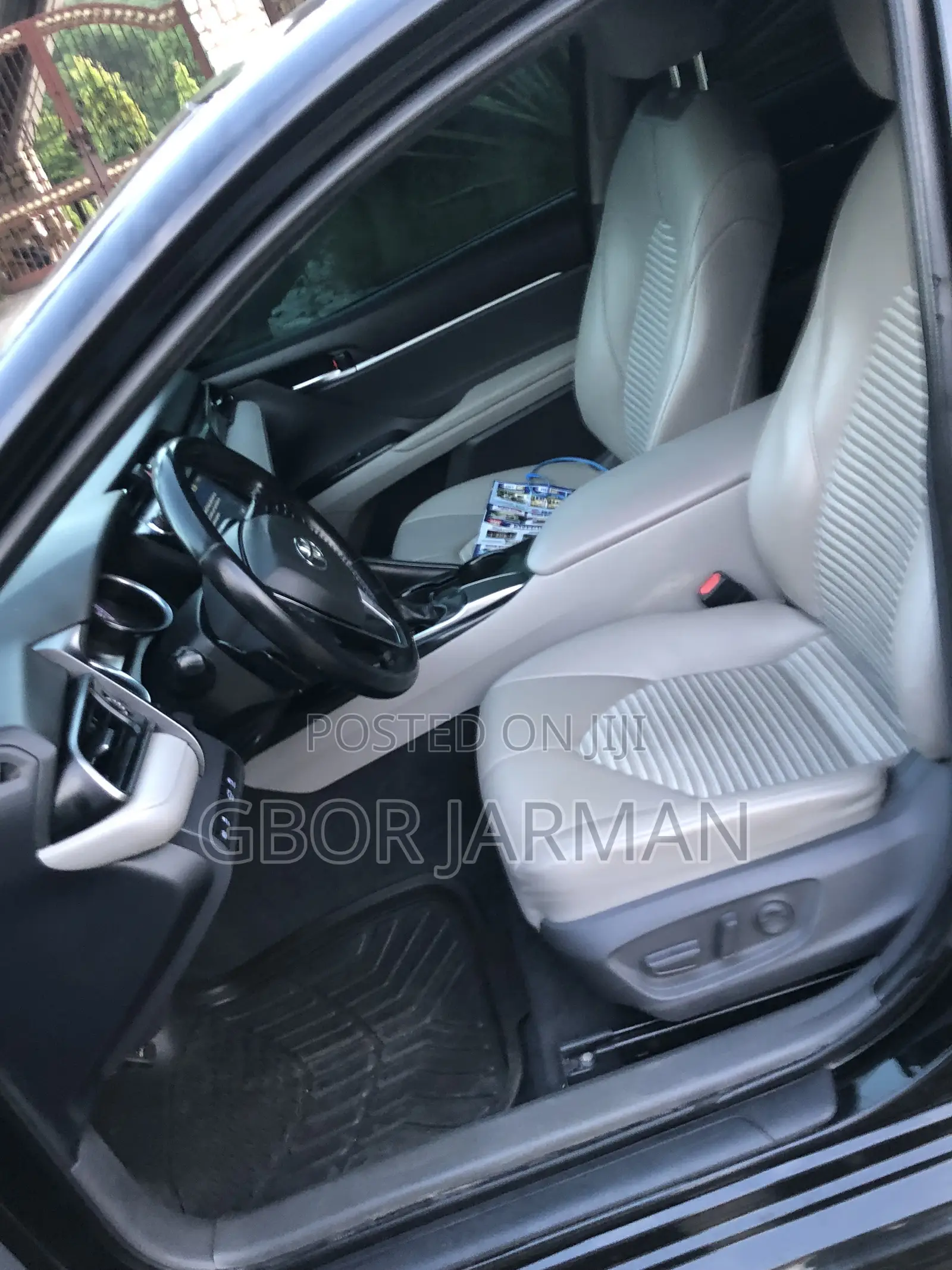Toyota Camry SE (2.5L 4cyl 8A) 2019 Black