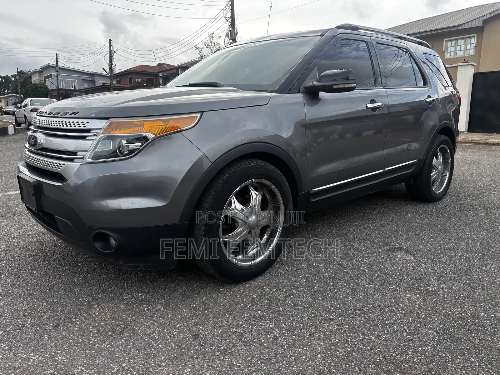 Ford Explorer XLT 4dr 4x4 (3.5L 6cyl 6A) 2011 Gray