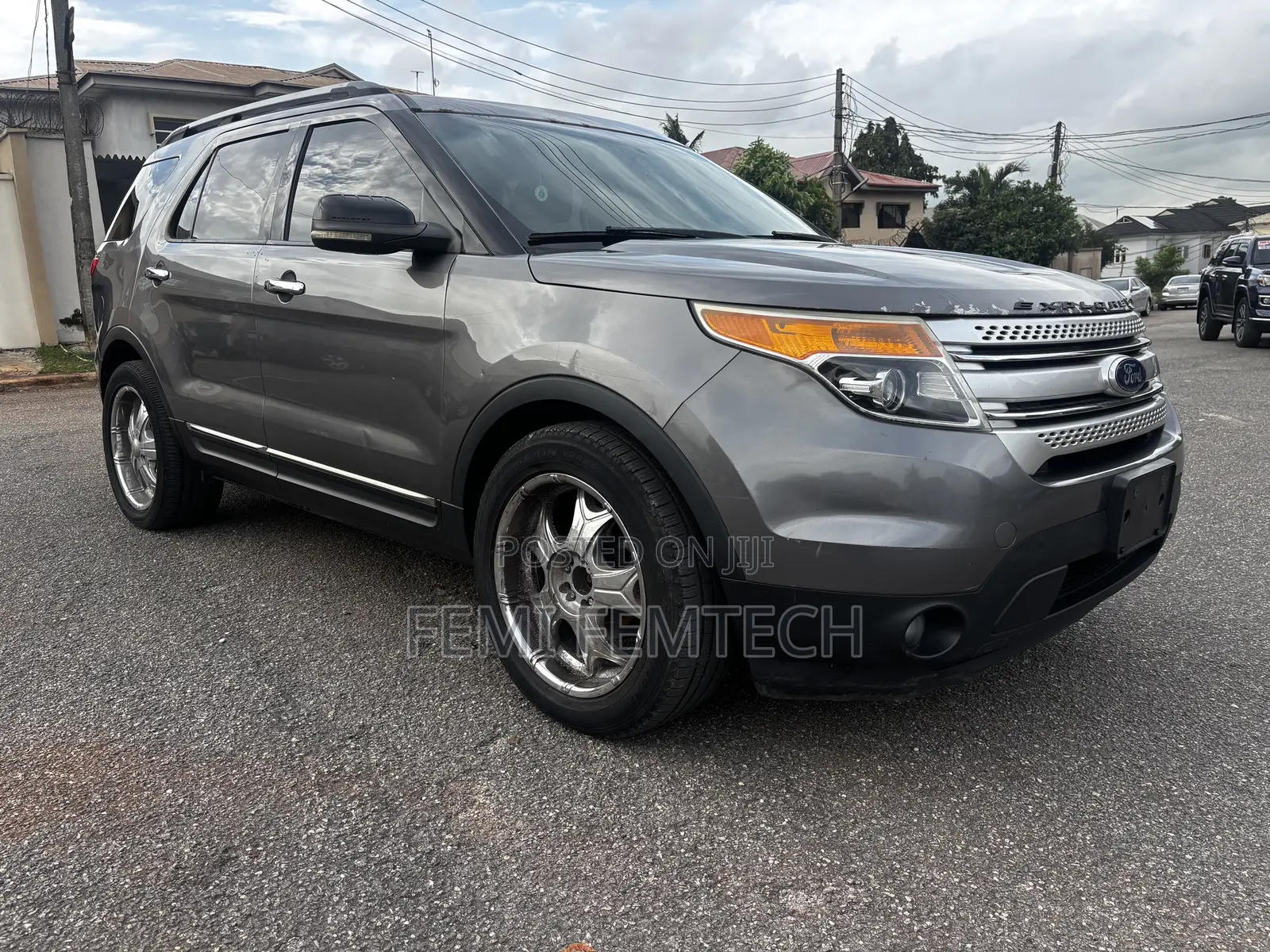 Ford Explorer XLT 4dr 4x4 (3.5L 6cyl 6A) 2011 Gray