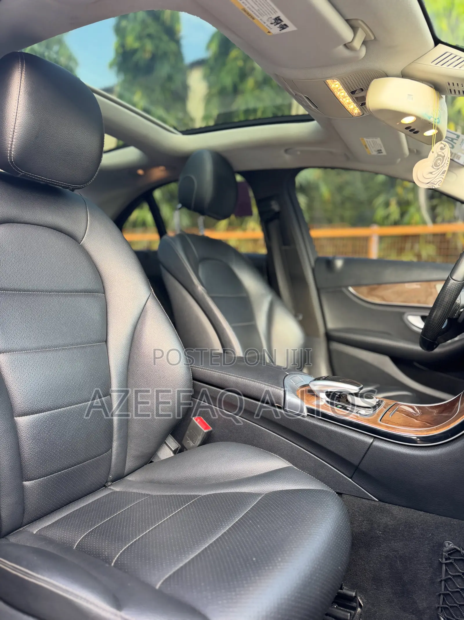 Mercedes-Benz C300 Luxury 4dr AWD 4Matic Sedan (2.0L 4cyl 7A) 2015 Gray
