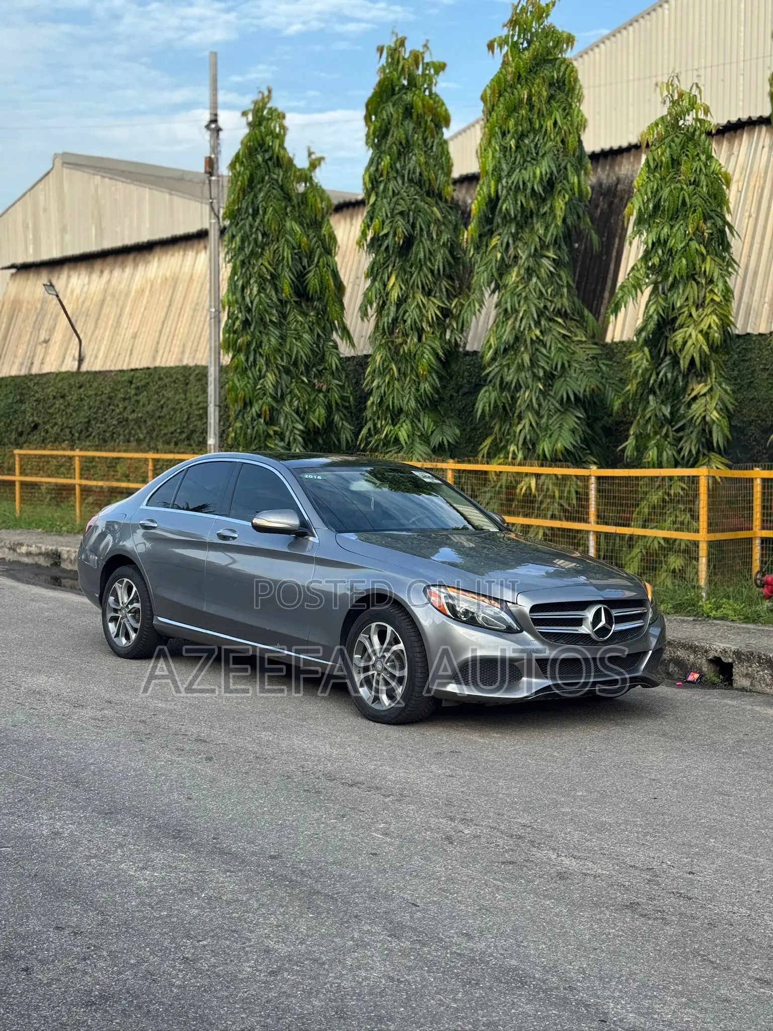 Mercedes-Benz C300 Luxury 4dr AWD 4Matic Sedan (2.0L 4cyl 7A) 2015 Gray