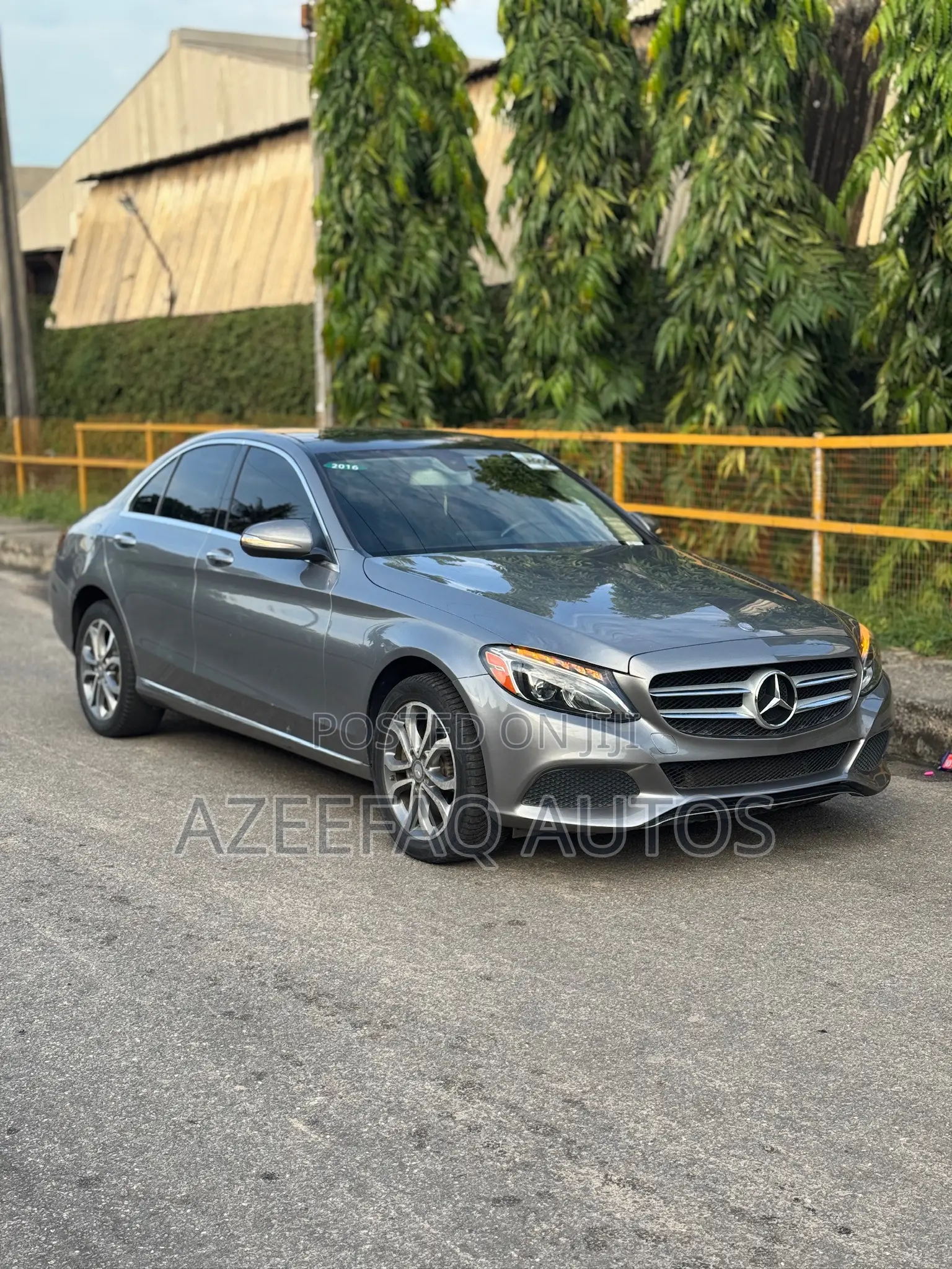 Mercedes-Benz C300 Luxury 4dr AWD 4Matic Sedan (2.0L 4cyl 7A) 2015 Gray