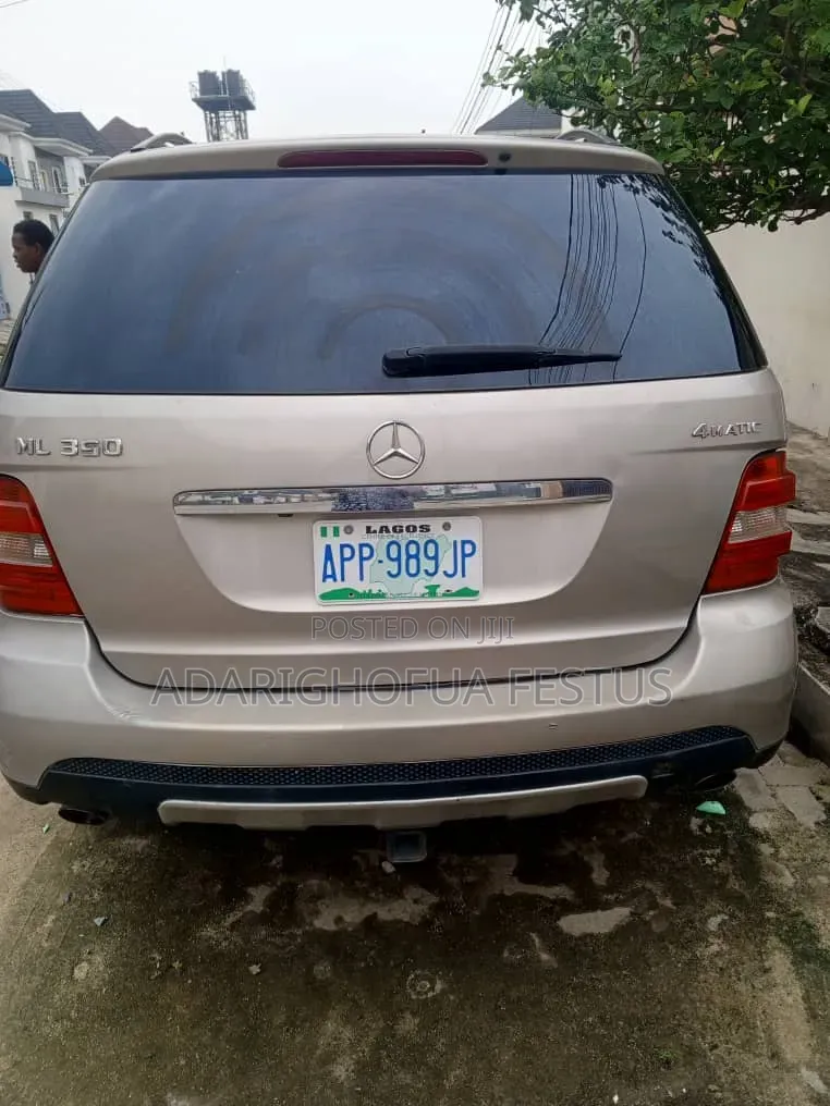 Mercedes-Benz M Class 2009 Gold