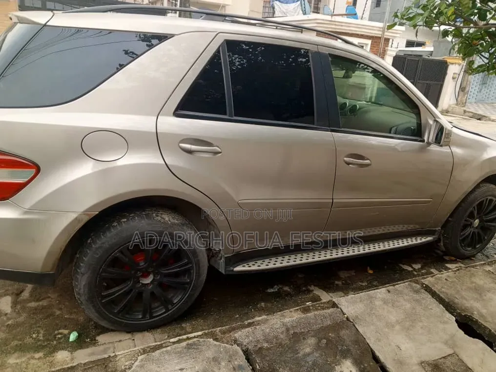 Mercedes-Benz M Class 2009 Gold