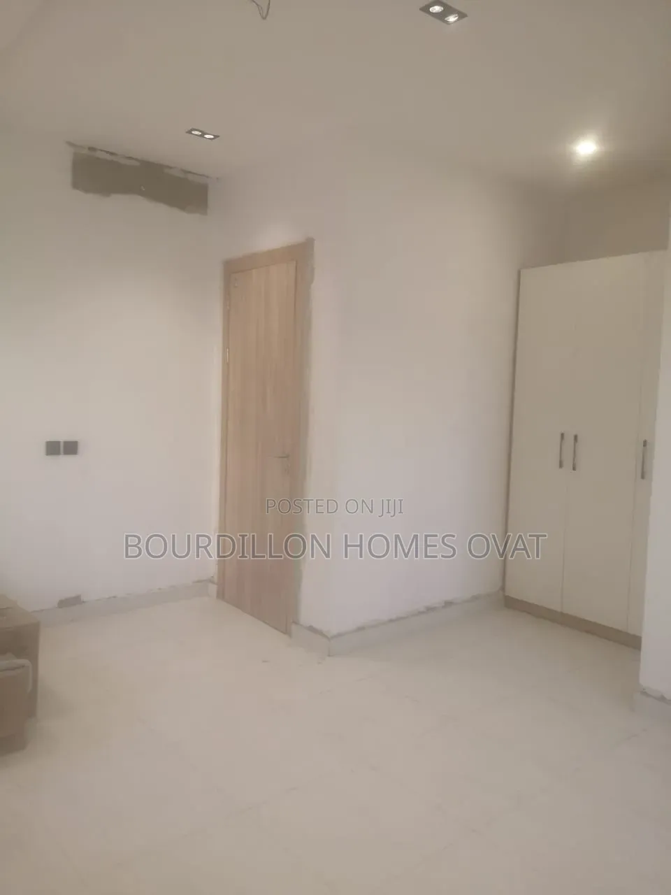 Mini Flat in Lekki Phase 1 for rent